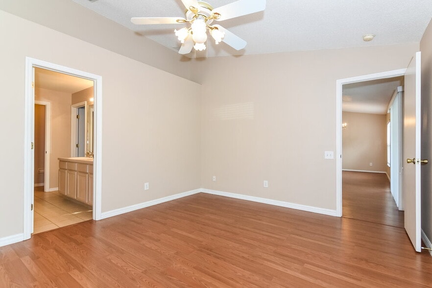 Building Photo - 12614 Midpointe Dr