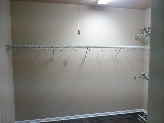 Building Photo - 2412 Tumbling River Dr