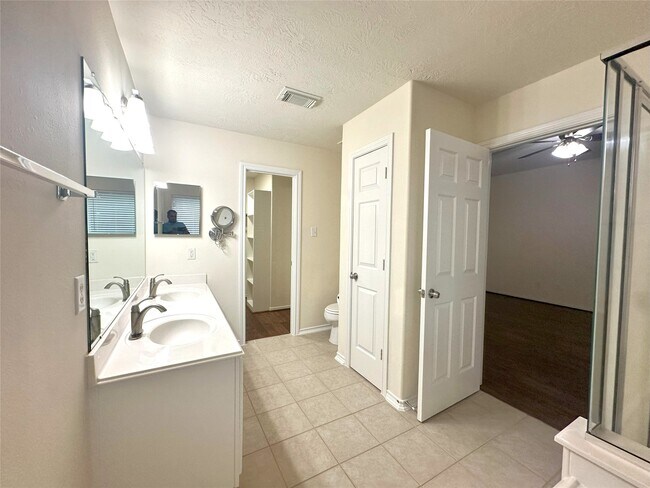 Building Photo - 254 Liriope Ct
