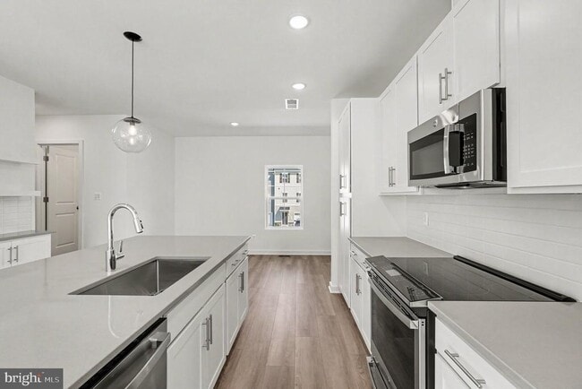 Building Photo - 36110 Wilderness Shores Way