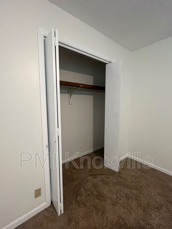 Building Photo - 9120 Woodpark Ln