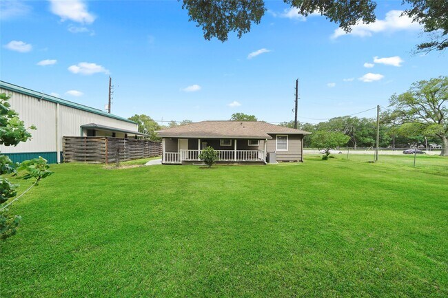 Building Photo - 4834 FM 2218 Rd