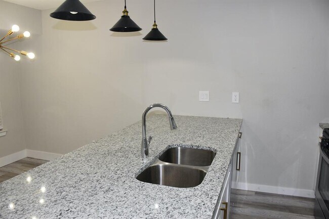 Building Photo - 1814 Rawhide Loop