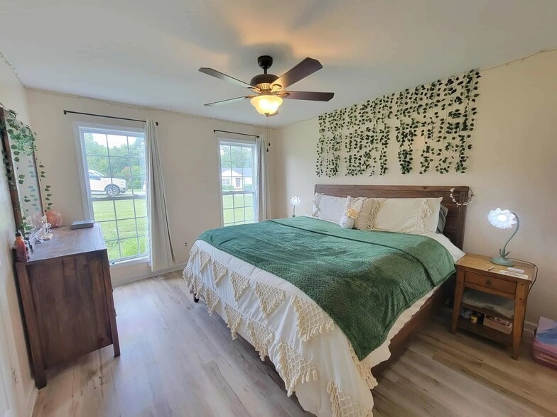 Building Photo - 1764 Bouton Dr