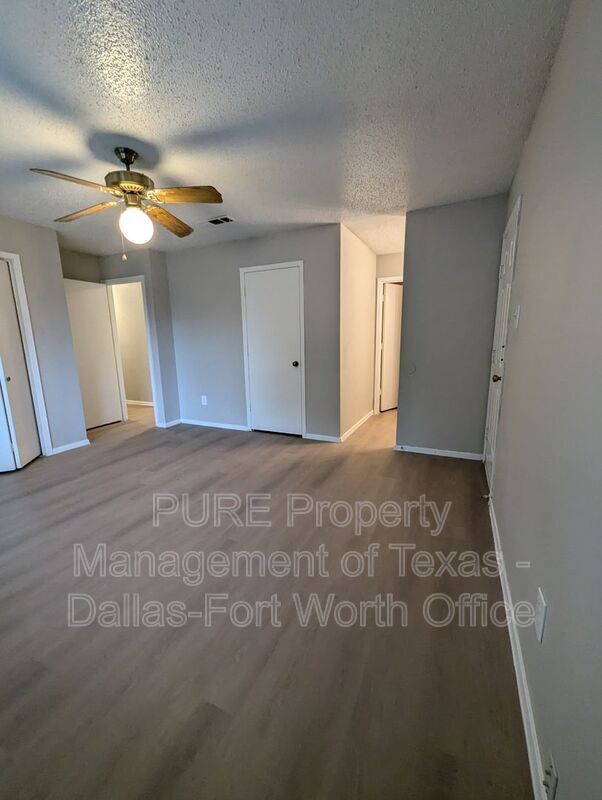 Building Photo - 819 Betty Ct