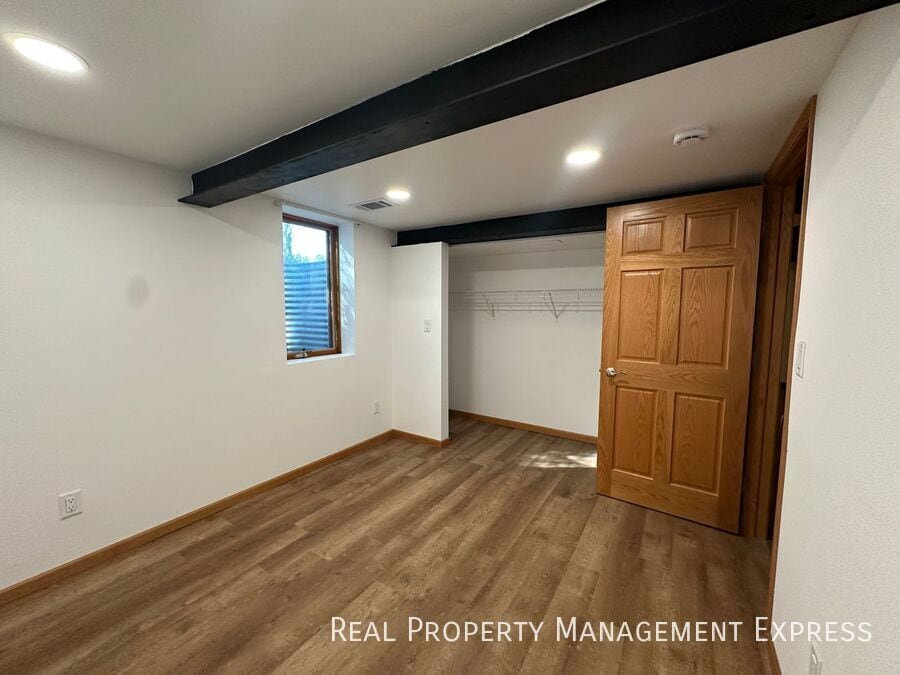 Building Photo - Move In by Feb 16 & Get One Month FREE