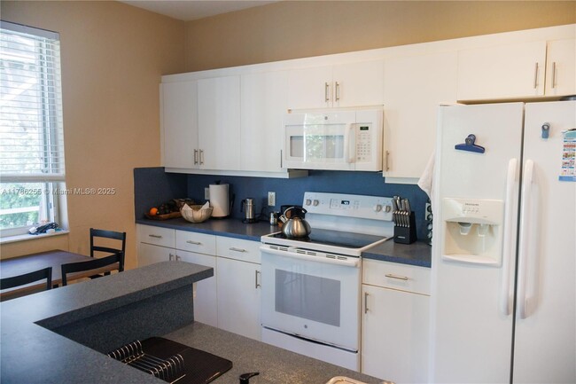 Building Photo - 1572 Canary Island Dr