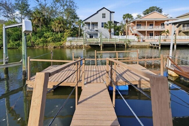 Building Photo - 7527 Hatteras Dr
