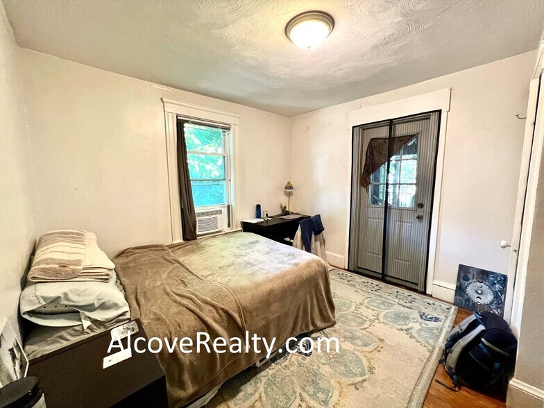 Building Photo - 225 Summer St