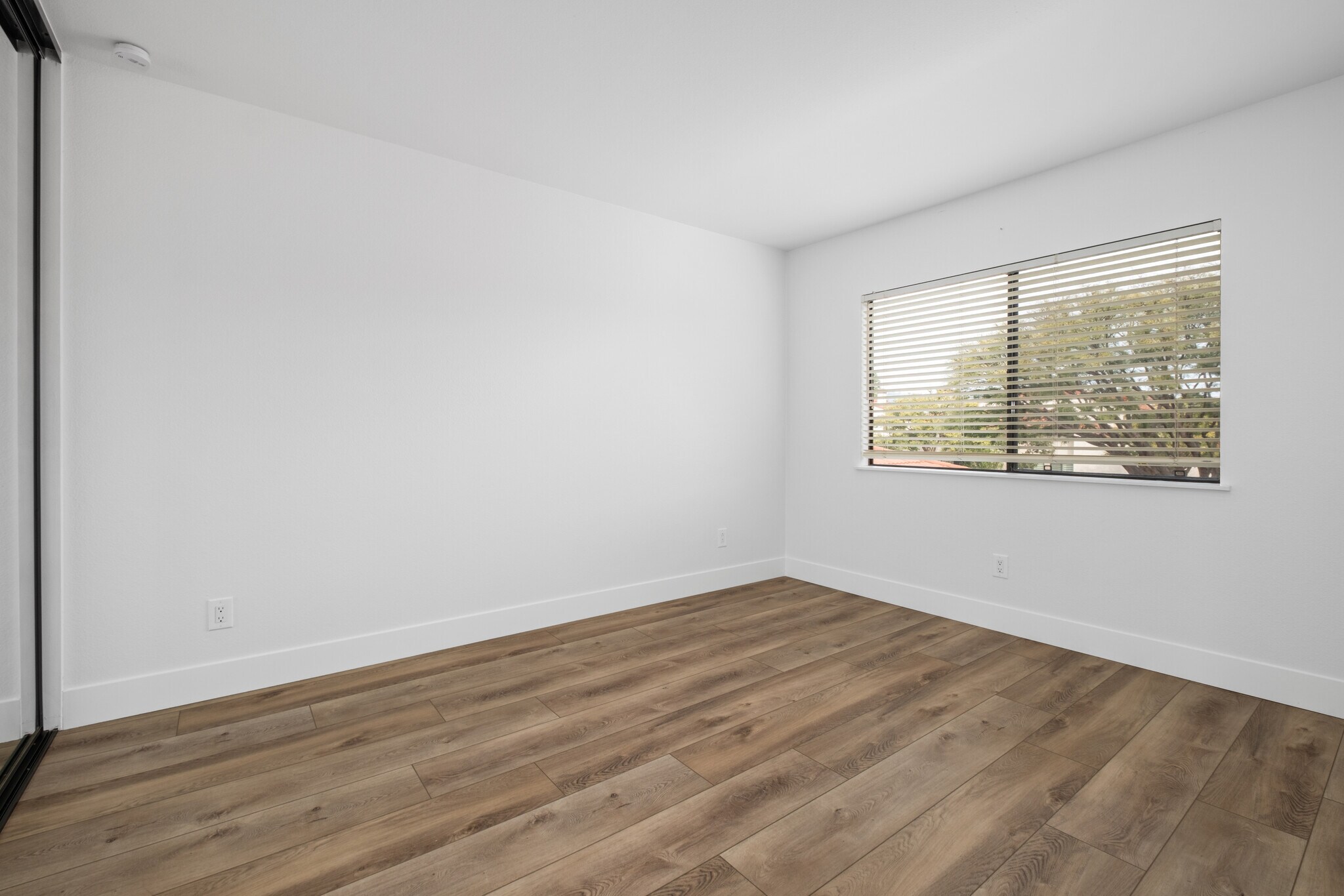 Building Photo - 25702 Seaside Dr