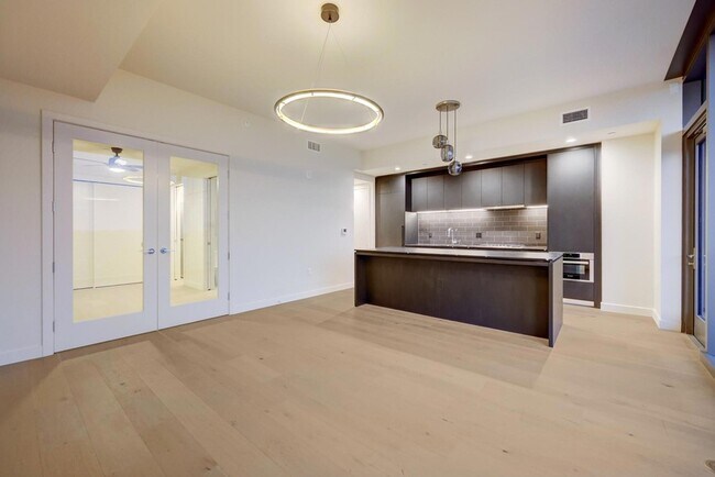 Building Photo - 44 East Ave