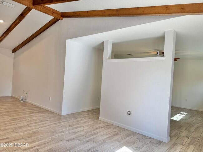 Building Photo - 126 Ormwood Dr