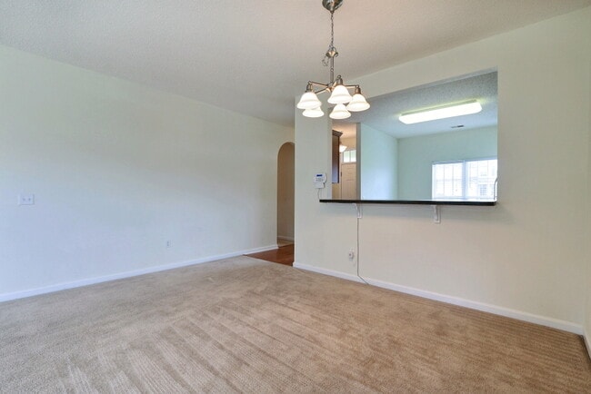 Building Photo - 3 Bedroom 2 Bathroom Live Oak - Richmond Hill