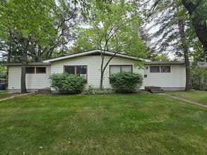 Building Photo - 721 N Carroll Ave