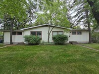 Building Photo - 721 N Carroll Ave