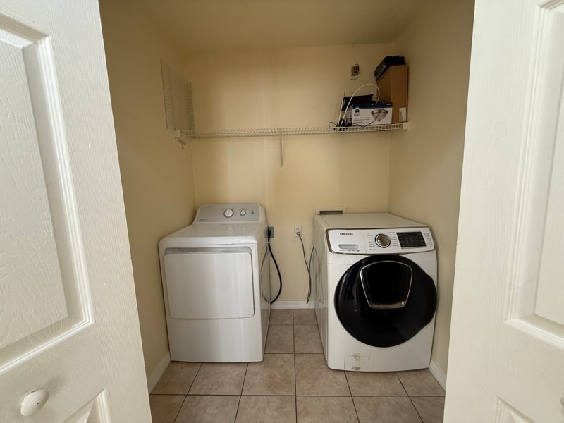 Building Photo - 731 Squirrel Ct