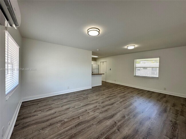 Building Photo - 1411 N Dixie Hwy