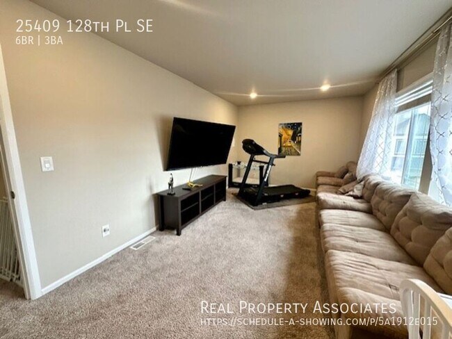 Building Photo - 25409 128th Pl SE