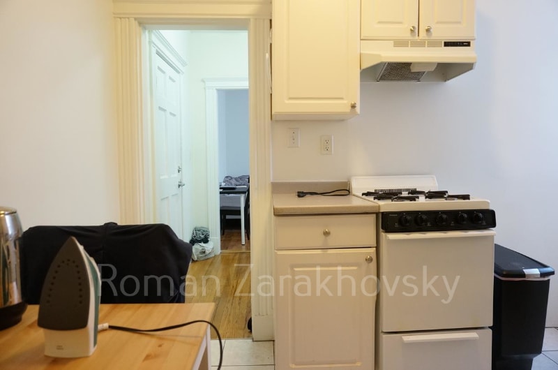 Building Photo - 110 Warren St