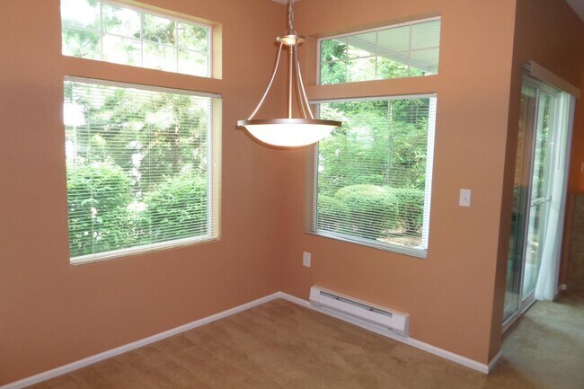 Building Photo - 2 Bed 2 Bath Condo in Seatac, WA