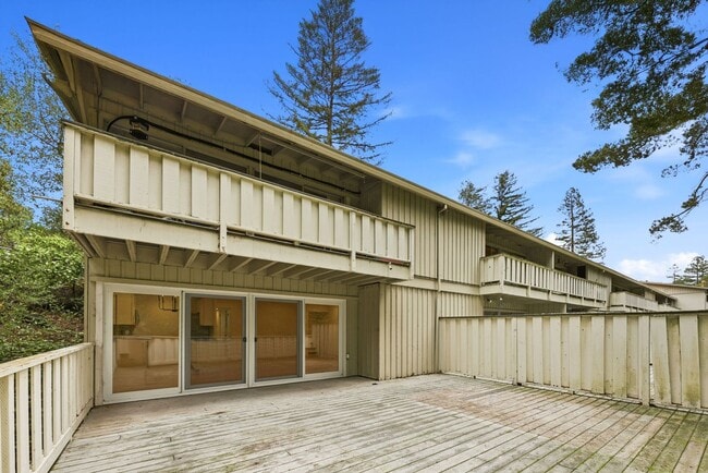 Building Photo - Elegantly Updated Apartment for Rent in Orinda