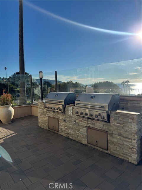 Building Photo - 660 The Village