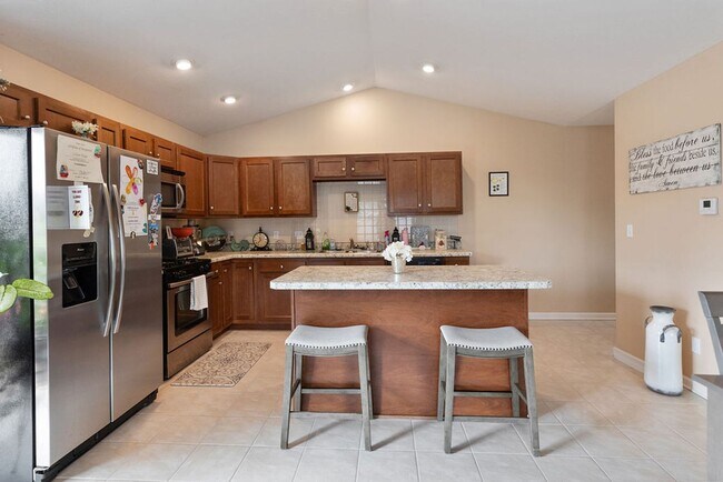 Building Photo - 2552 60th St SE