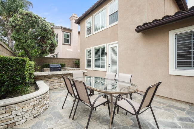 Building Photo - 43 Topanga