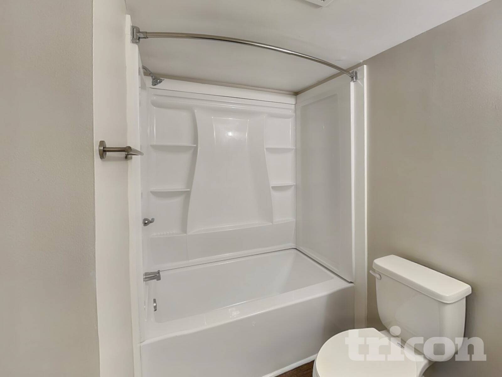 Building Photo - 703 Players Ct