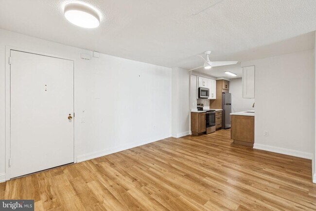 Building Photo - 1420 Locust St