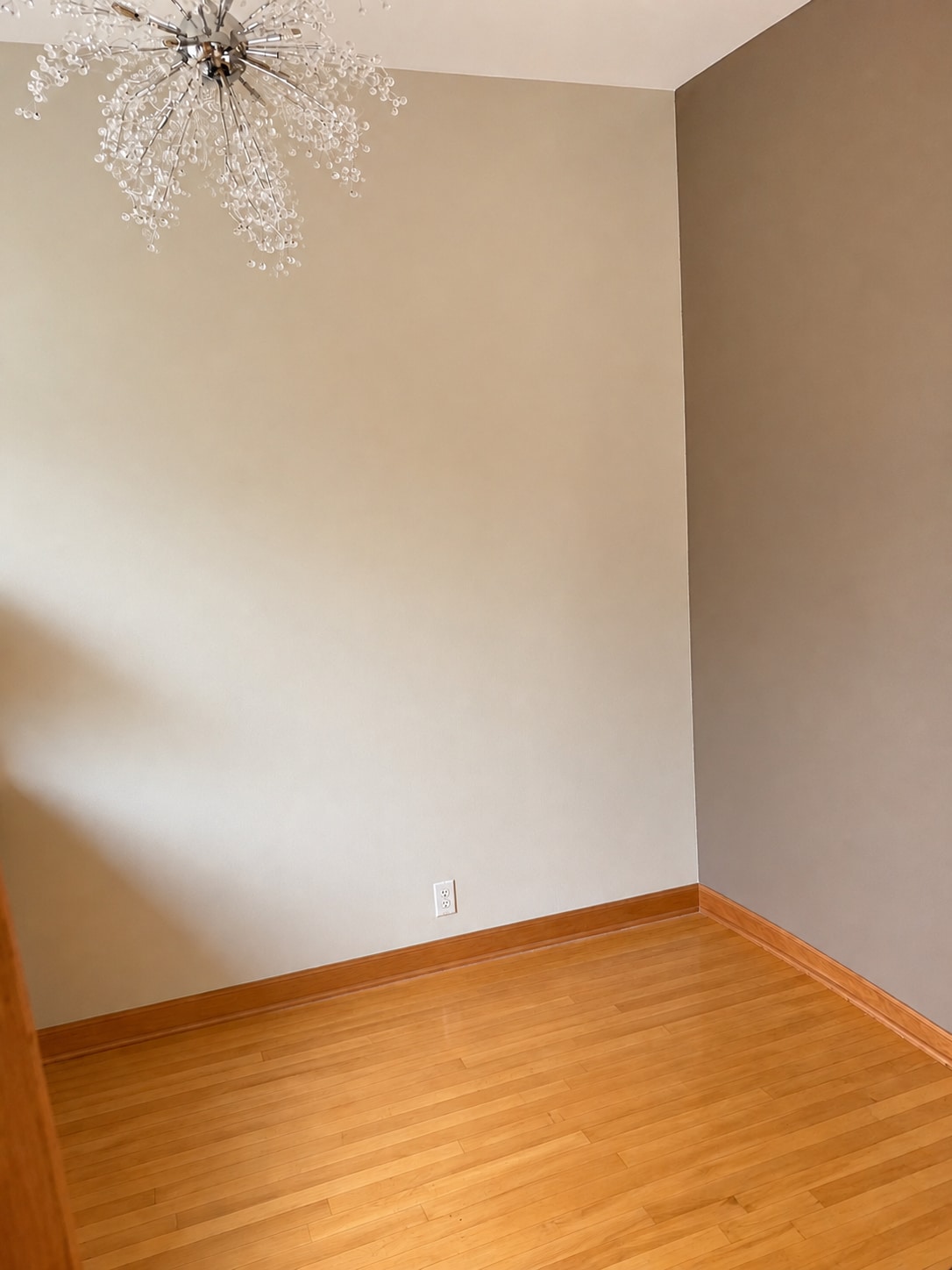 Room #1 - 2nd floor - 2822 W 40th St