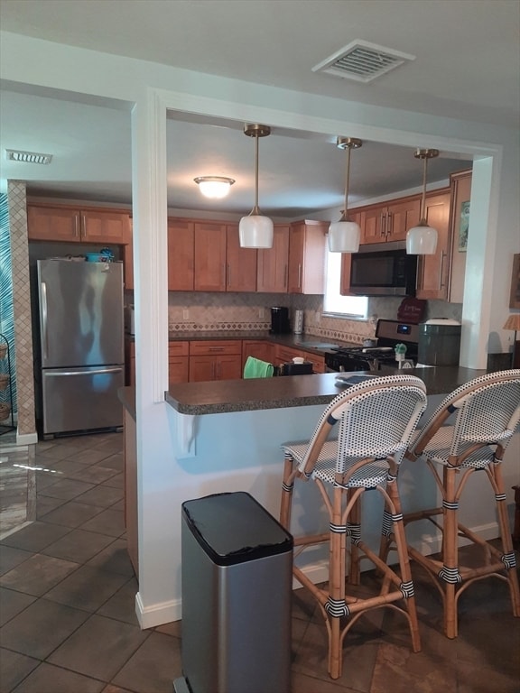 Building Photo - 18 Adams Rd