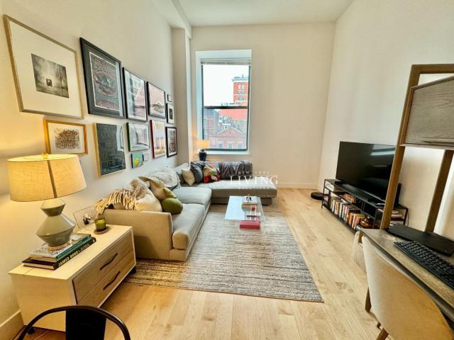 Building Photo - 1 bedroom in Manhattan NY 10011