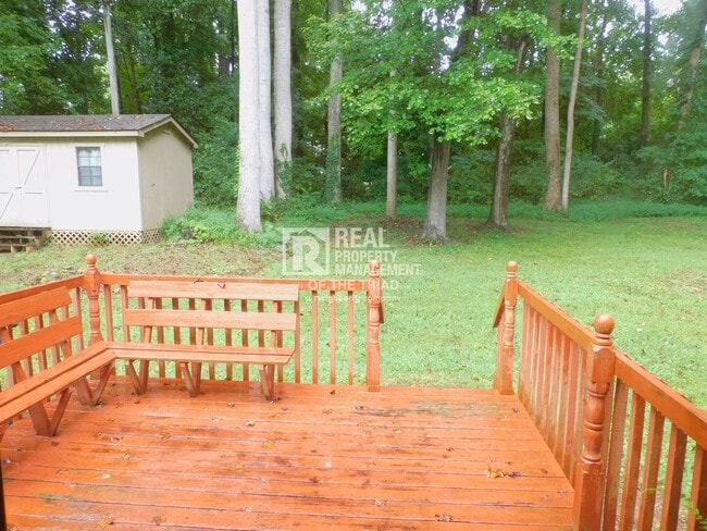 Building Photo - Charming 3 Bedroom/1.5 Bath in Browns Summ...