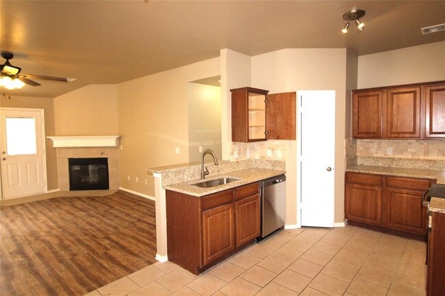 Building Photo - 4510 SE 77th St