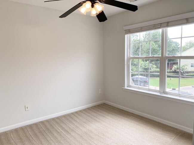 Building Photo - 329 Tuggle Ct