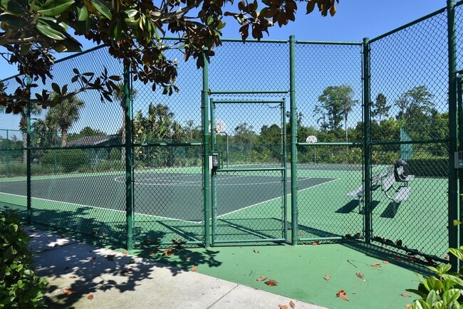 Building Photo - 4 Bed/3.5 Bath, Pool and Waterfront home, ...
