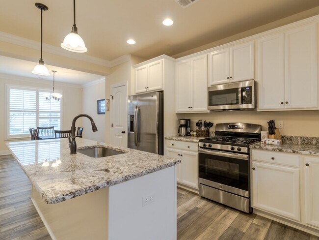 Building Photo - Spacious Furnished 4BR Townhome with First-Floor Owner’s Suite Near Rehoboth Beach - Sawgrass