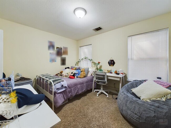 Building Photo - 4521 Avenue F