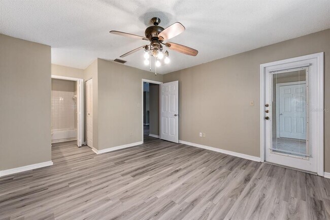 Building Photo - 4057 Crockers Lake Blvd