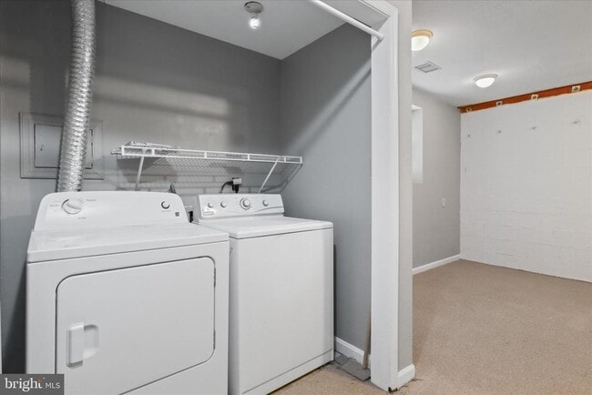 Building Photo - 441 Old Town Ct