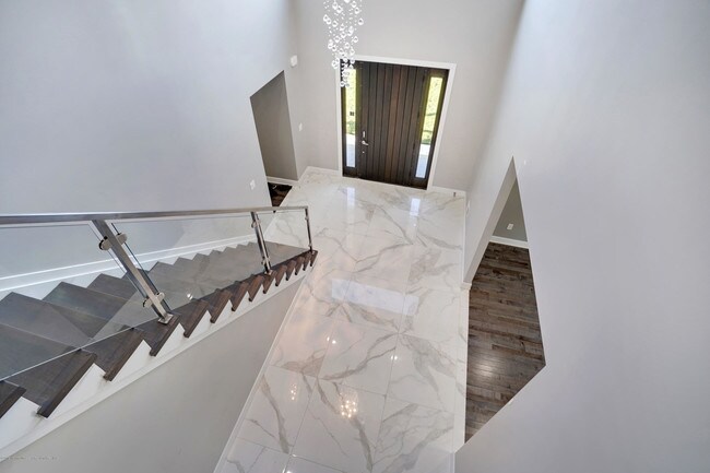 Building Photo - 98 Hollywood Ave