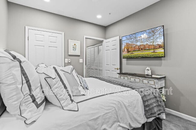 Building Photo - 5108 Donovan Dr