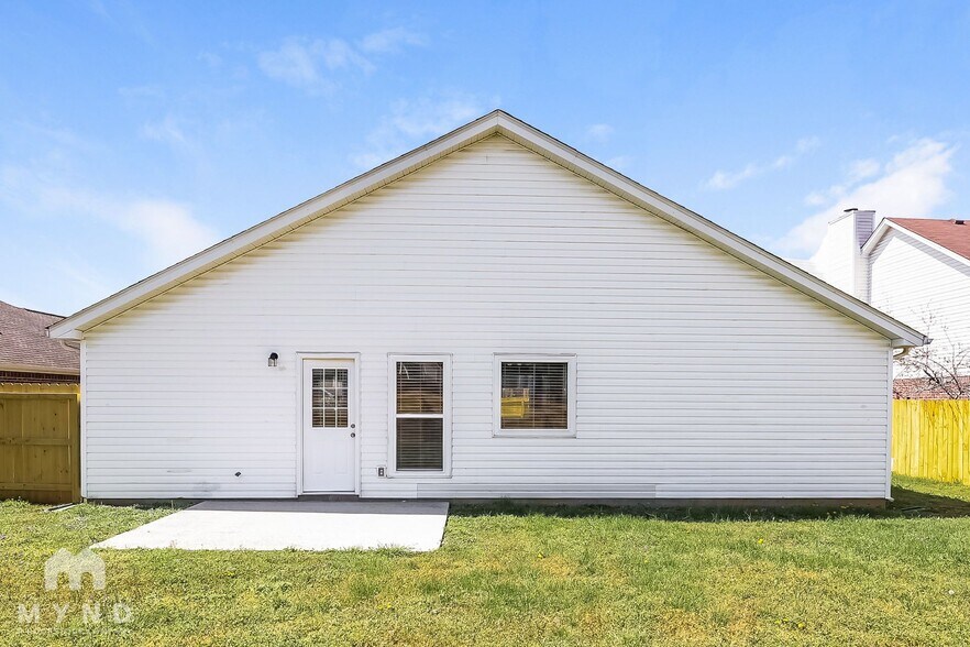 Building Photo - 4917 Hickory Woods E