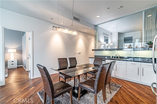 Building Photo - 1100 Wilshire Blvd