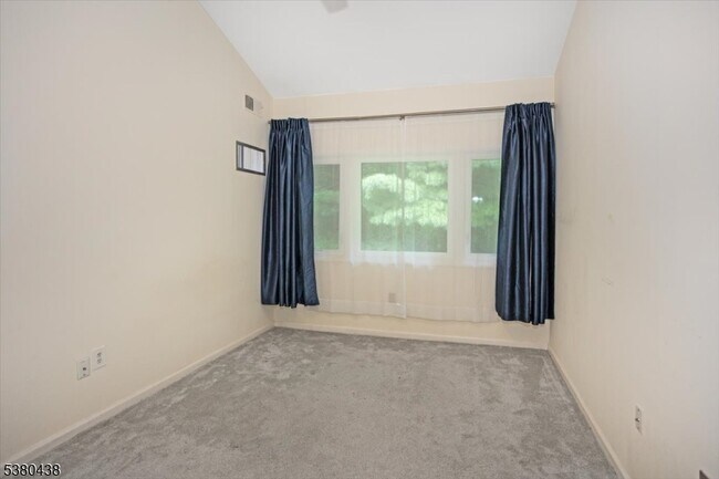 Building Photo - 41 Mt Kemble Ave