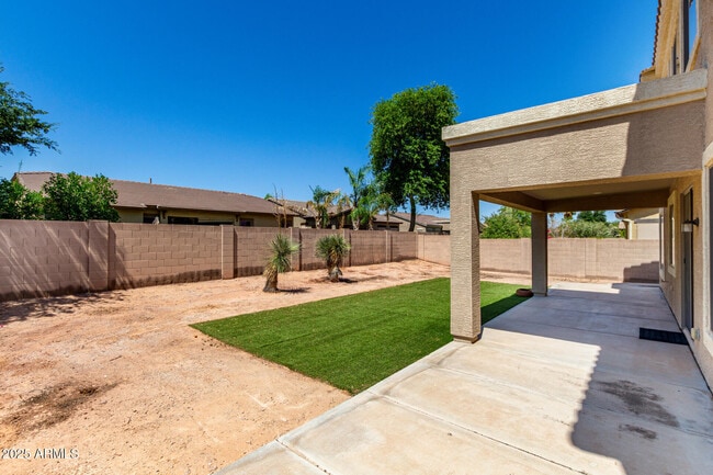 Building Photo - 252 W Blue Lagoon Dr