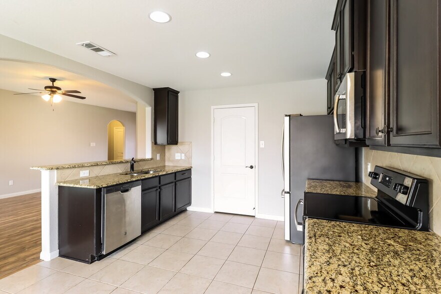 Building Photo - 2720 Silver Sage Dr