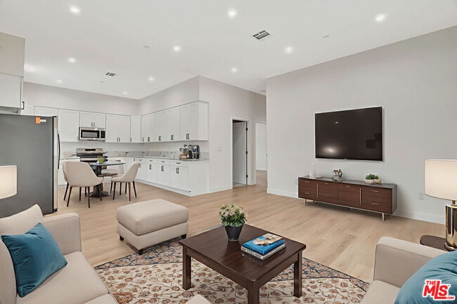 Building Photo - 11108 Norris Ave