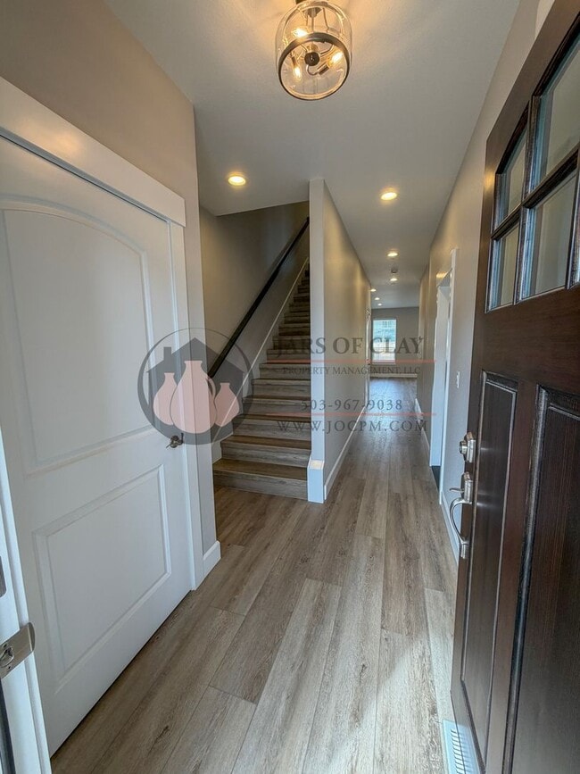 Building Photo - 1329/1331 #2023-LL765